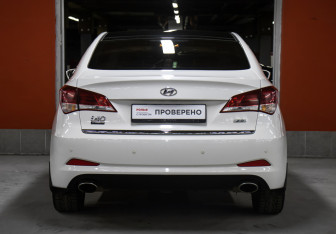 Подержанный автомобиль Hyundai i40 Sedan 2015 года (6 фото)