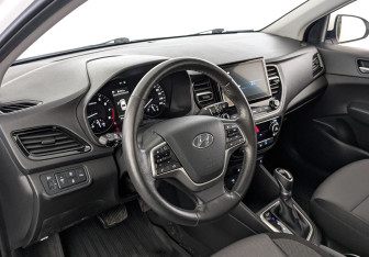 Подержанный автомобиль Hyundai Solaris Sedan 2021 года (15 фото)