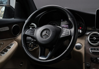 Подержанный автомобиль Mercedes-Benz GLC Coupe 2018 года (13 фото)