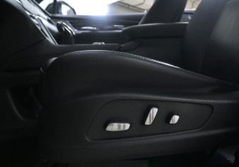 Подержанный автомобиль Cadillac XT5 2020 года (16 фото)