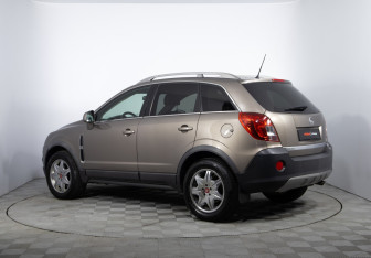 Подержанный автомобиль Opel Antara 2014 года (7 фото)