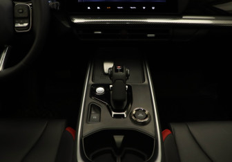 Подержанный автомобиль Haval H3 2024 года (9 фото)