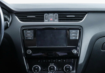 Подержанный автомобиль Skoda Octavia Liftback 2017 года (10 фото)