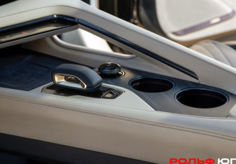 Подержанный автомобиль Zeekr 001 2024 года (10 фото)