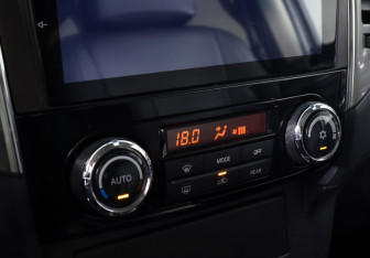 Подержанный автомобиль Mitsubishi Pajero 2021 года (17 фото)