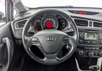Подержанный автомобиль Kia Ceed Wagon 2014 года (21 фото)