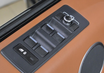 Подержанный автомобиль Land Rover Range Rover Sport 2015 года (15 фото)