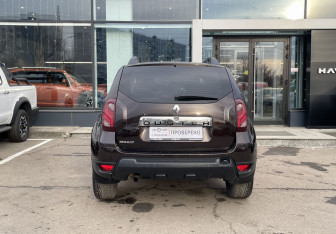 Подержанный автомобиль Renault Duster 2016 года (6 фото)