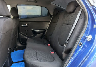 Подержанный автомобиль Kia Rio Sedan 2012 года (19 фото)