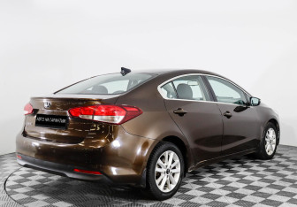 Подержанный автомобиль Kia Cerato Sedan 2017 года (3 фото)