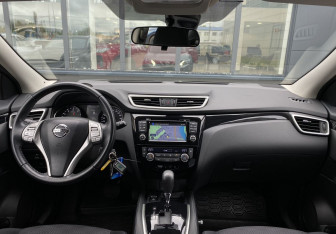 Подержанный автомобиль Nissan Qashqai 2016 года (11 фото)