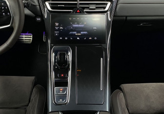 Подержанный автомобиль Wey 05 2023 года (14 фото)