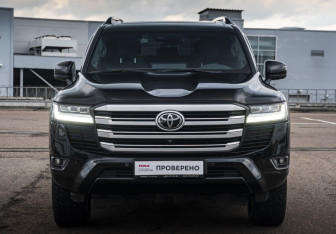 Подержанный автомобиль Toyota Land Cruiser Suv 2024 года (2 фото)