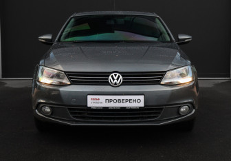 Подержанный автомобиль Volkswagen Jetta Sedan 2012 года (2 фото)
