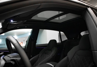 Подержанный автомобиль Audi SQ8 2024 года (21 фото)