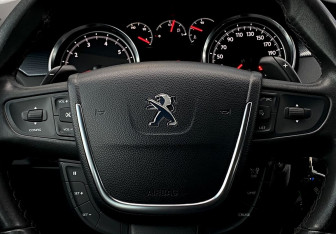 Подержанный автомобиль Peugeot 508 Sedan 2012 года (15 фото)
