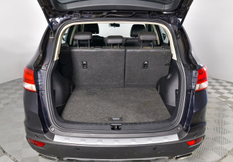 Подержанный автомобиль DongFeng AX7 2017 года (12 фото)