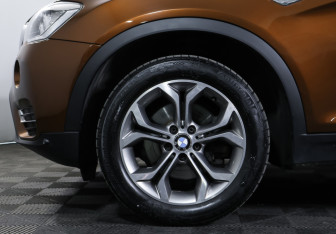 Подержанный автомобиль BMW X3 2017 года (27 фото)