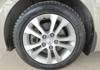 Подержанный автомобиль Kia Ceed Wagon 2015 года (16 фото)