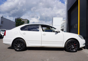 Подержанный автомобиль Skoda Octavia Liftback 2011 года (4 фото)