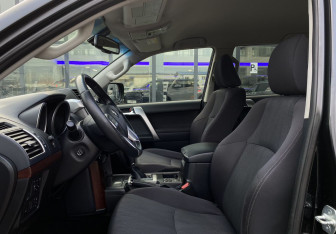 Подержанный автомобиль Toyota Land Cruiser Prado 2013 года (22 фото)