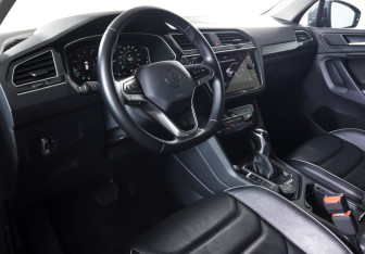 Подержанный автомобиль Volkswagen Tiguan 2021 года (14 фото)
