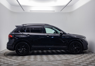 Подержанный автомобиль Volkswagen Tiguan 2021 года (4 фото)