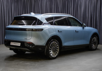 Подержанный автомобиль Voyah Free 2023 года (5 фото)