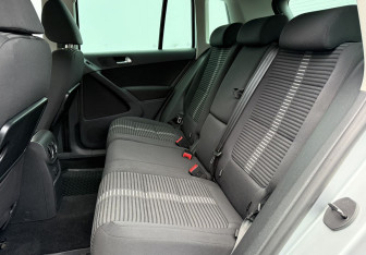 Подержанный автомобиль Volkswagen Tiguan 2009 года (11 фото)