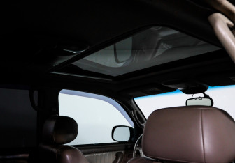 Подержанный автомобиль Toyota Sequoia 2004 года (20 фото)