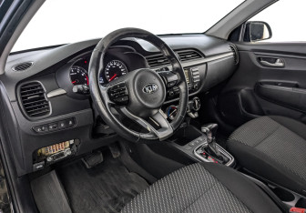 Подержанный автомобиль Kia Rio Hatchback 2020 года (15 фото)