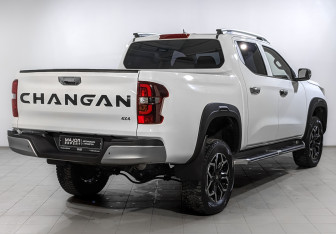 Подержанный автомобиль Changan Hunter Plus 2023 года (5 фото)