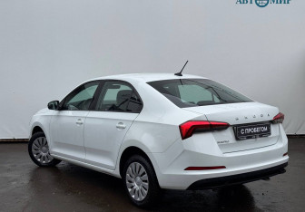 Подержанный автомобиль Skoda Rapid Liftback 2021 года (6 фото)