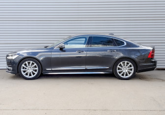 Подержанный автомобиль Volvo S90 2017 года (8 фото)