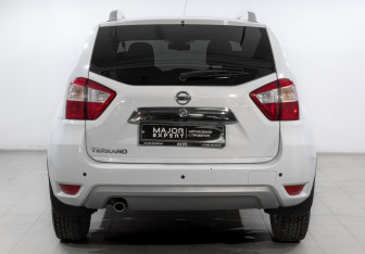 Подержанный автомобиль Nissan Terrano 2020 года (6 фото)