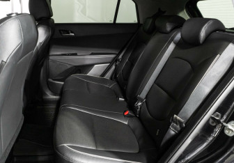 Подержанный автомобиль Hyundai Creta 2016 года (14 фото)