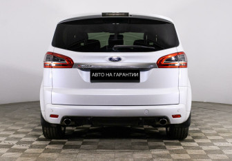 Подержанный автомобиль Ford S-MAX 2013 года (4 фото)