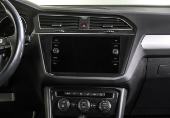 Подержанный автомобиль Volkswagen Tiguan 2019 года (11 фото)
