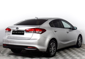 Подержанный автомобиль Kia Cerato Sedan 2017 года (3 фото)