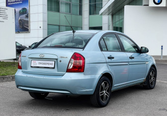 Подержанный автомобиль Hyundai Verna Sedan 2008 года (5 фото)