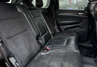 Подержанный автомобиль Jeep Grand Cherokee 2019 года (11 фото)