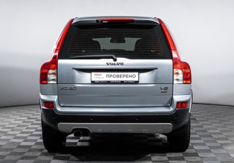 Подержанный автомобиль Volvo XC90 2008 года (6 фото)