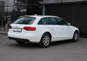 Подержанный автомобиль Audi A4 Wagon 2010 года (4 фото)