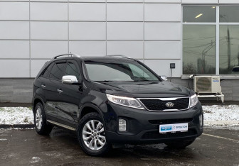 Подержанный автомобиль Kia Sorento 2013 года (3 фото)