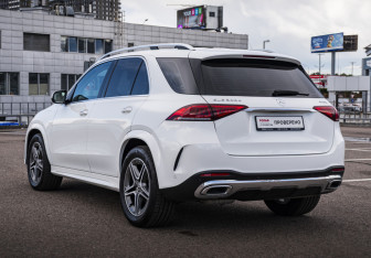 Подержанный автомобиль Mercedes-Benz GLE 2021 года (7 фото)