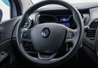 Подержанный автомобиль Renault Kaptur 2018 года (15 фото)