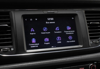 Подержанный автомобиль Kia Carnival 2019 года (21 фото)