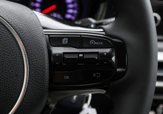 Подержанный автомобиль Kia K5 2021 года (18 фото)