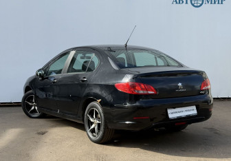Подержанный автомобиль Peugeot 408 2013 года (7 фото)