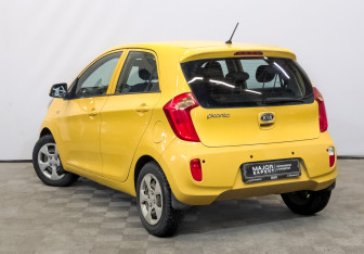 Подержанный автомобиль Kia Picanto 2011 года (7 фото)